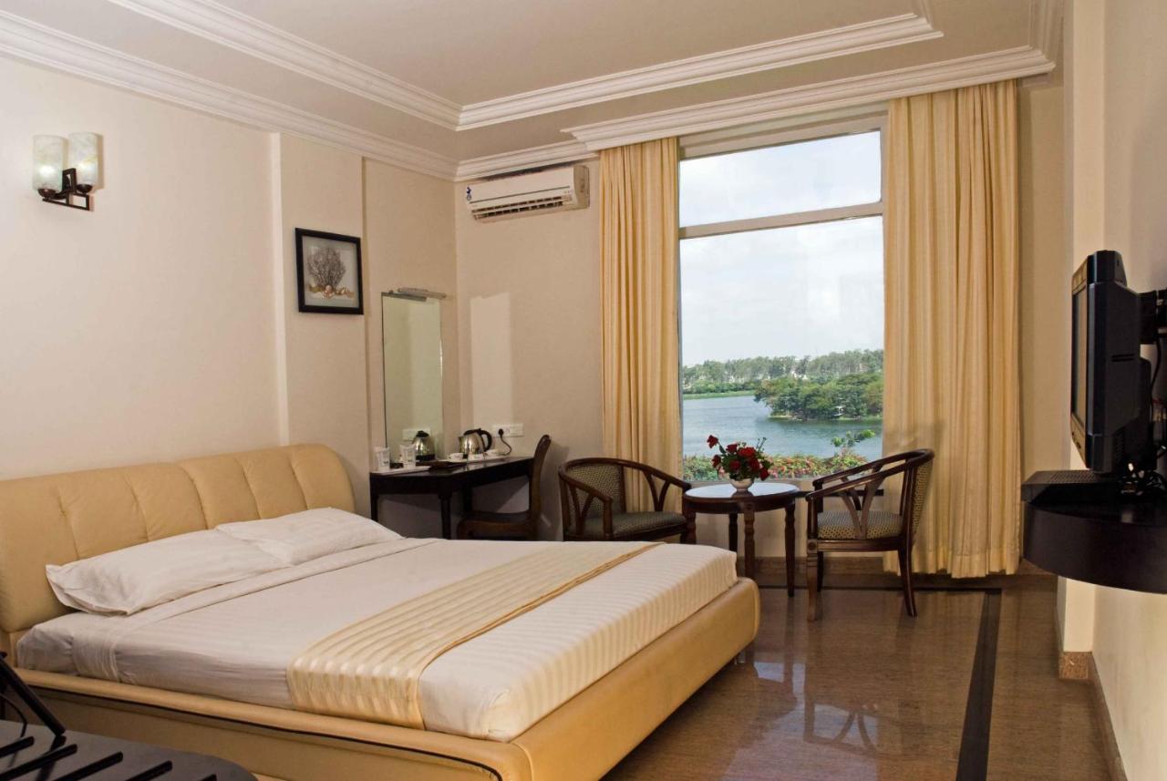 Kr Inn Hotel & Convention Centre Bangalore Buitenkant foto