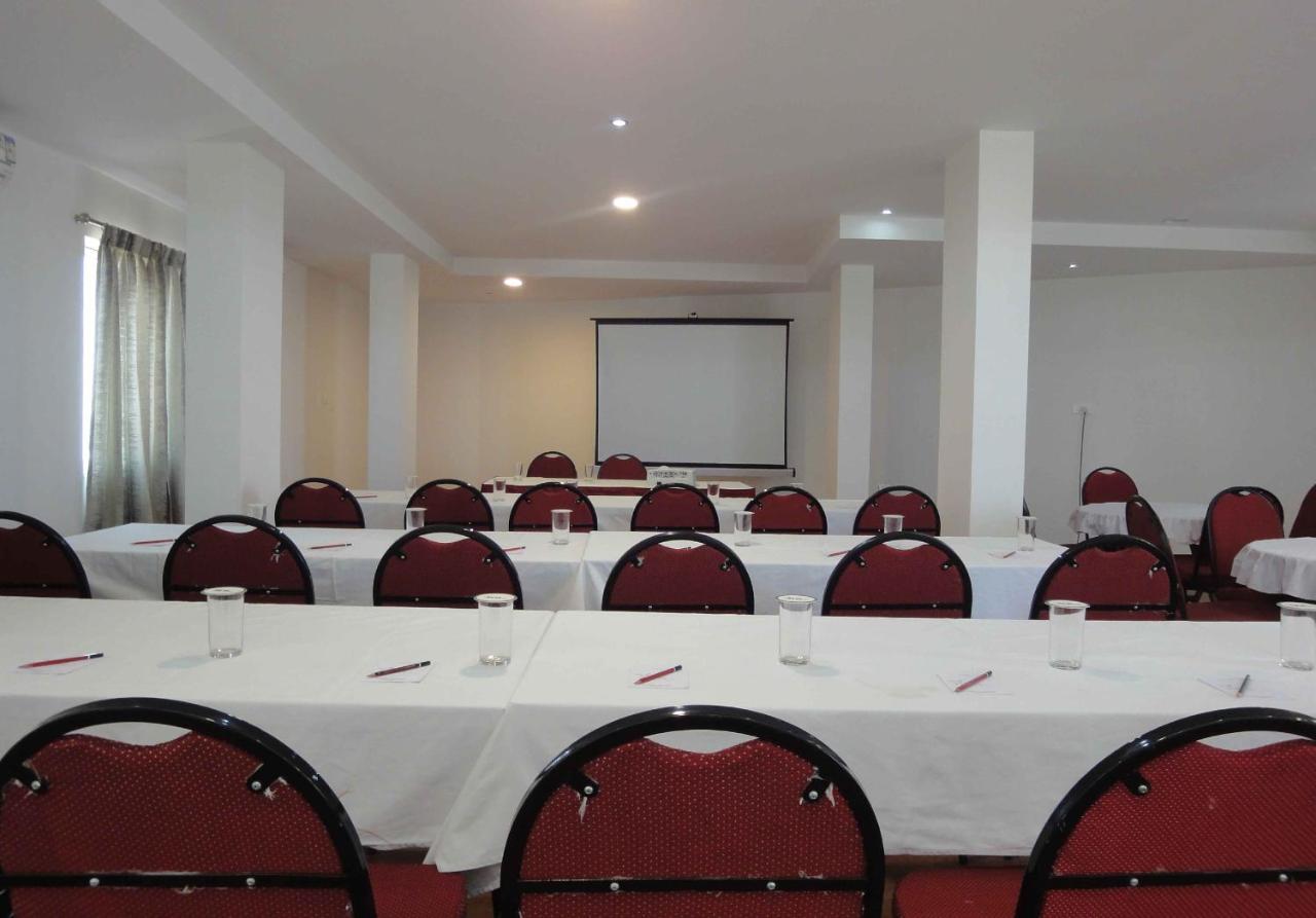 Kr Inn Hotel & Convention Centre Bangalore Buitenkant foto