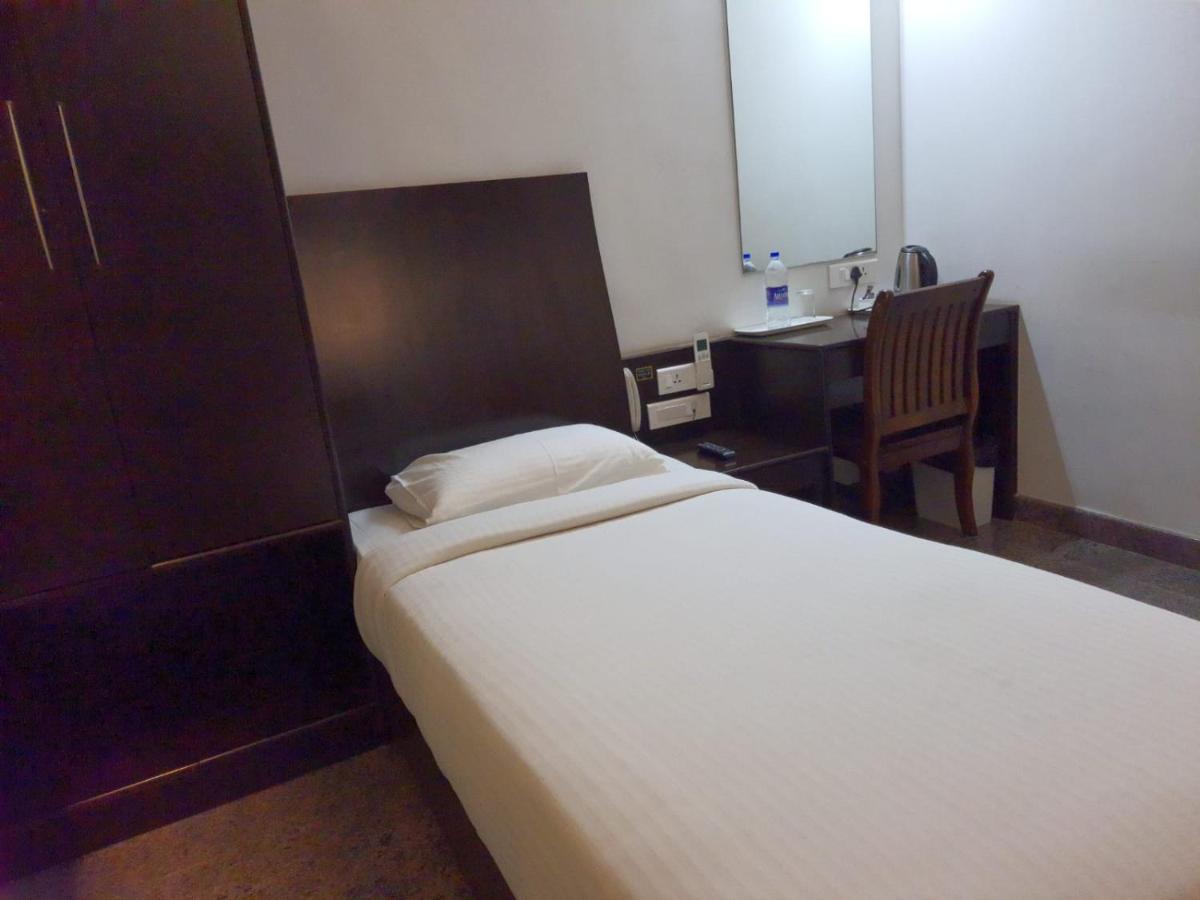 Kr Inn Hotel & Convention Centre Bangalore Buitenkant foto