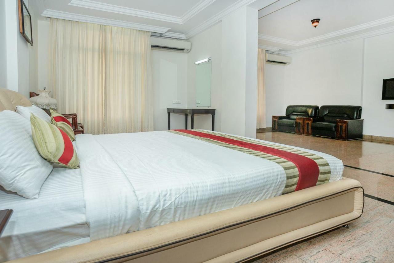 Kr Inn Hotel & Convention Centre Bangalore Buitenkant foto