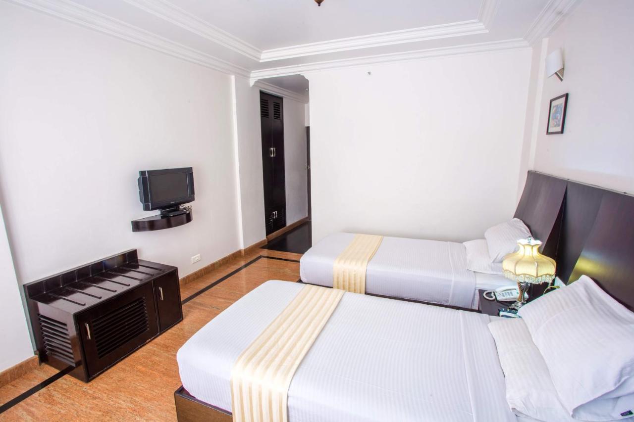 Kr Inn Hotel & Convention Centre Bangalore Buitenkant foto